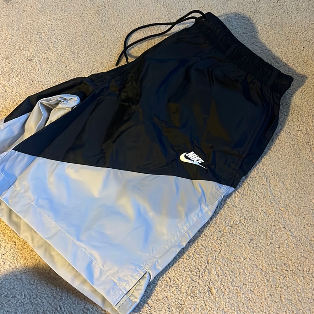 NIKE MENS SWIM SHORTS NEW WITHOUT TAGS SIZE XXL BLACK/GREY